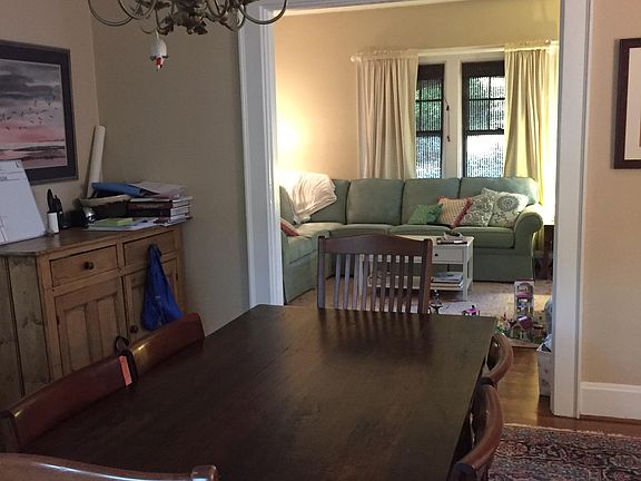 Dining room.