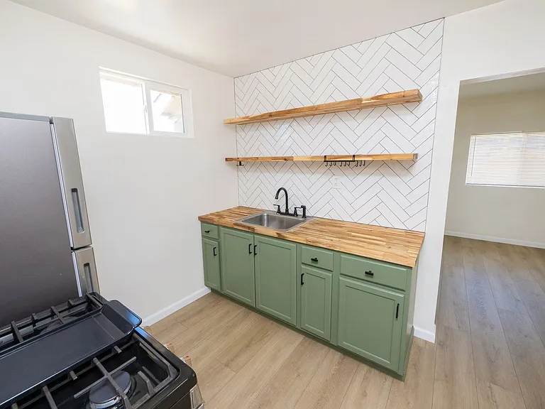 1053 Florence St — Photo 20
