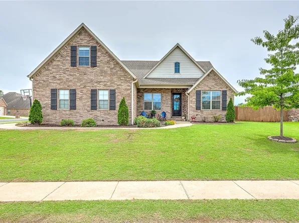 212 Saint Vincent St, Lowell, AR 72745