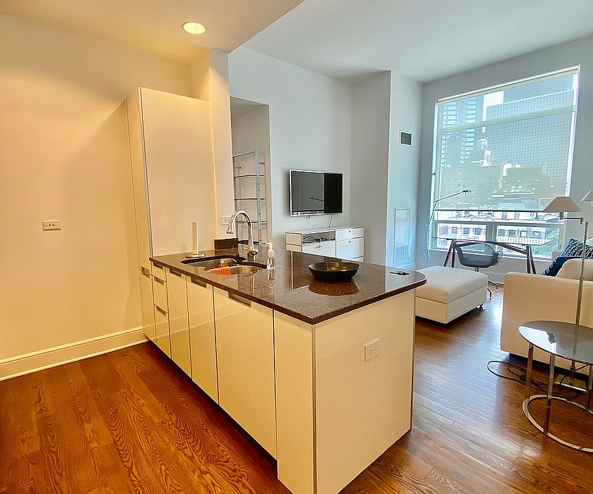 1st image of 250 E 49th St #7B