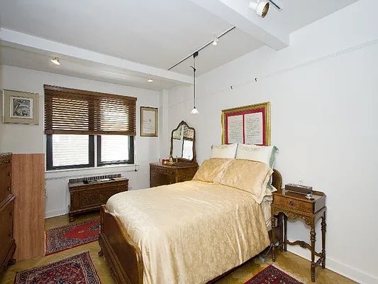 Sold by Sotheby's International Realty | media 2