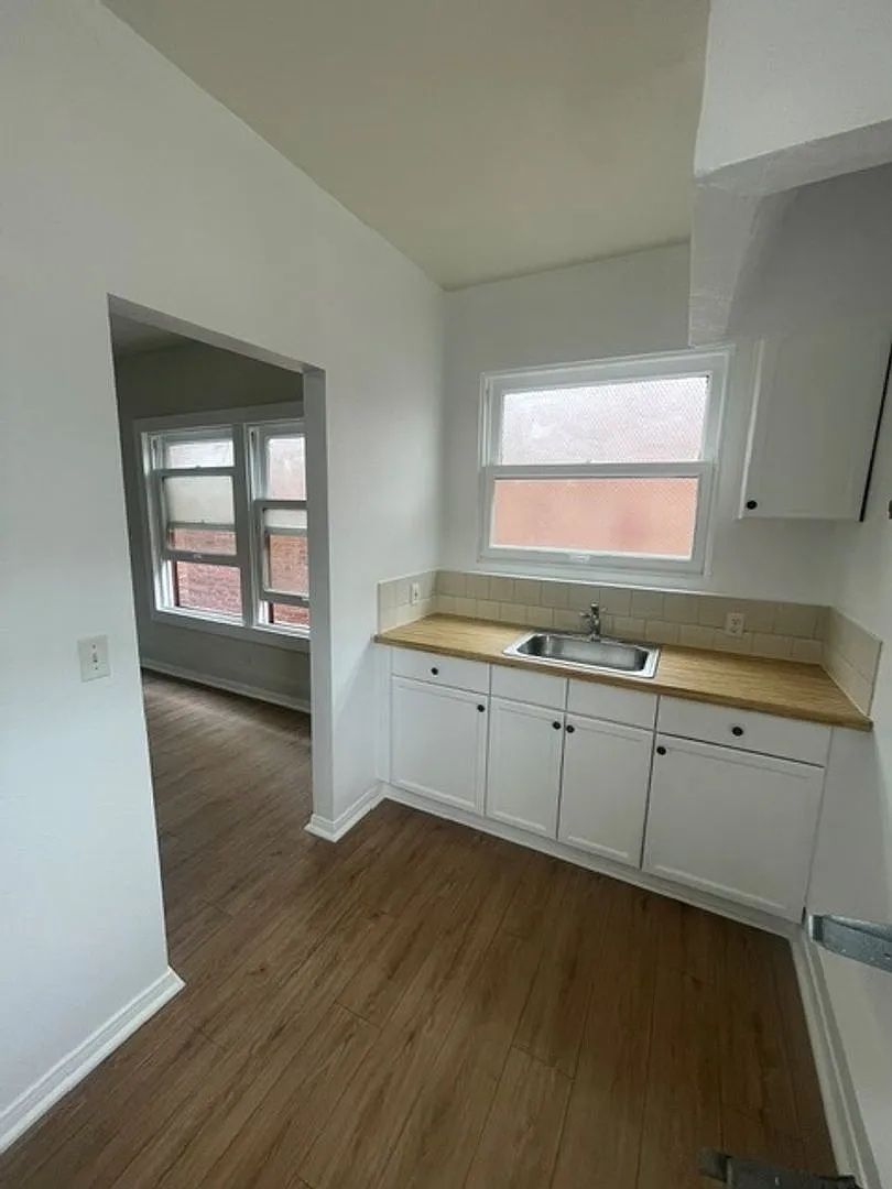 1162 N Western Ave. — Photo 3