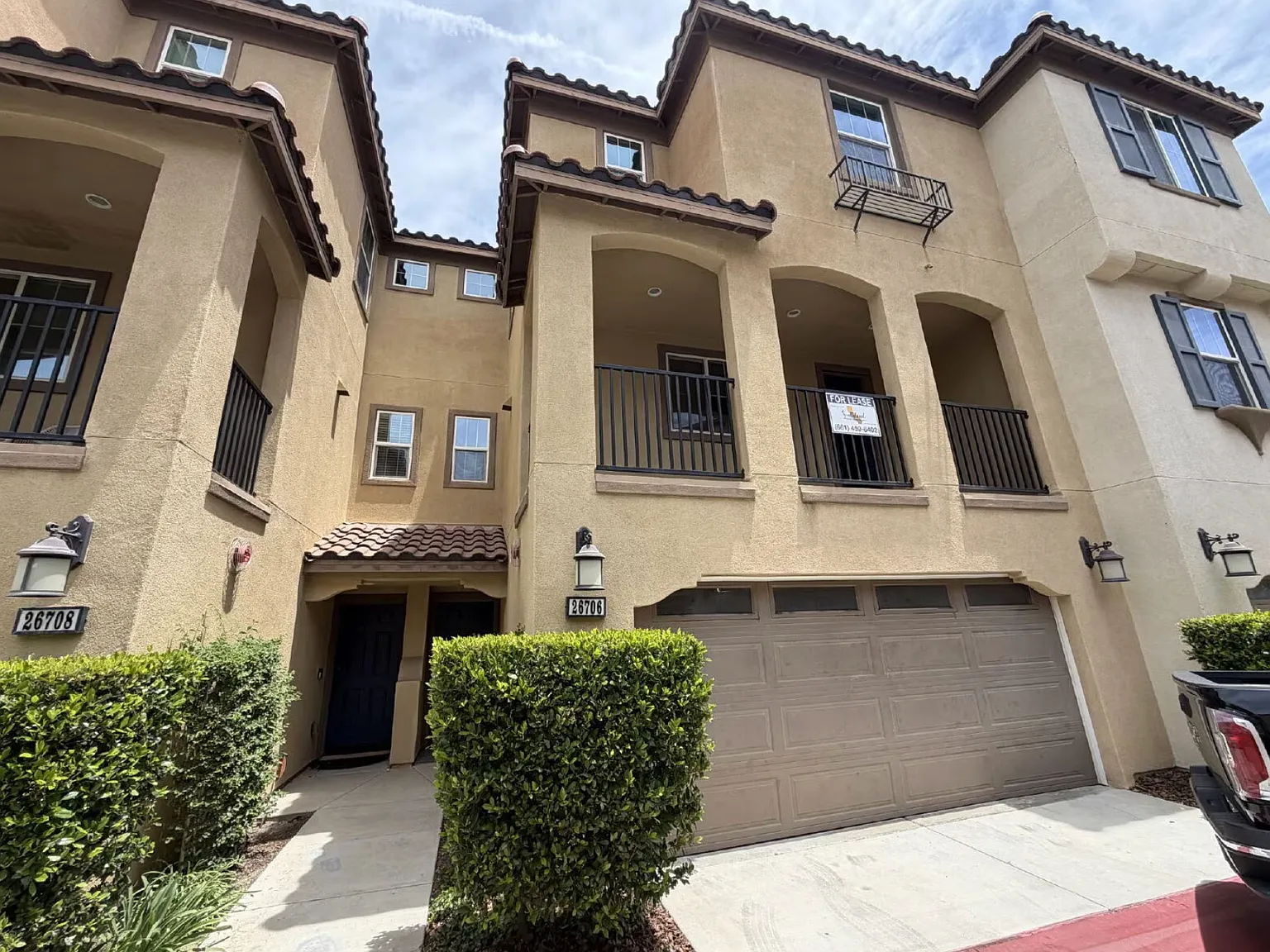 4 bed, 2330 sqft, $3,900 — Photo 1