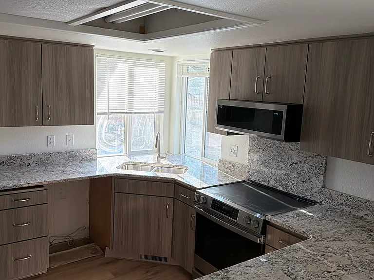 806 E Twin Willow Ct — Photo 3