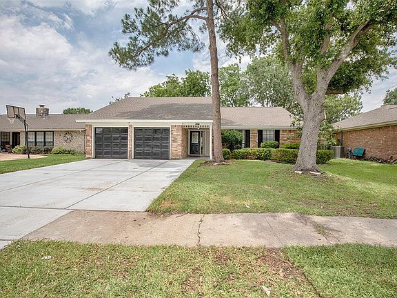 2nd image of 10619 Sagebluff Drive