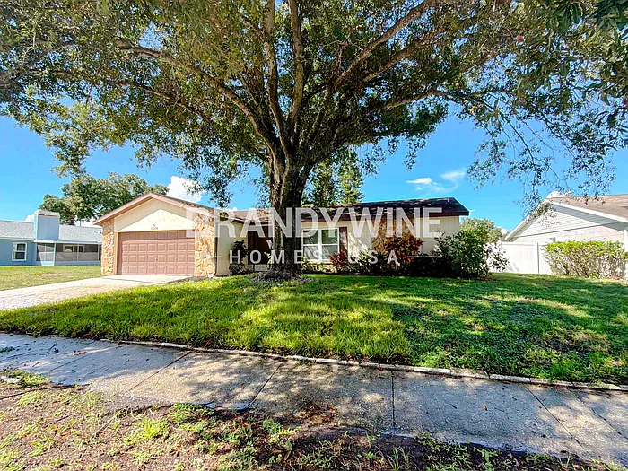 3 bed, 2.0 bath, 1477 sqft, $2,005 — Photo 3