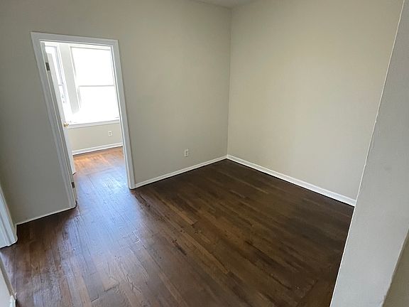 3rd image of 220 Roseville Ave #402F