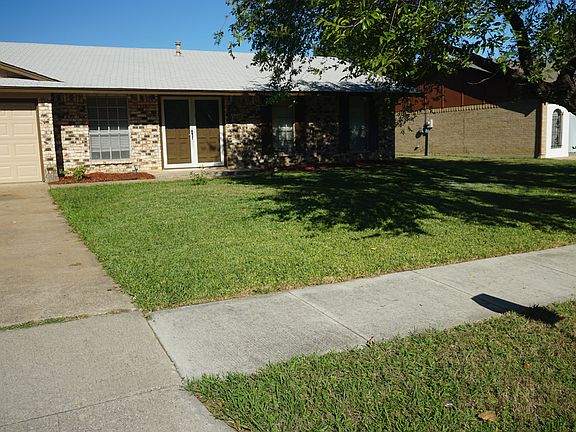 3rd image of 7817 Emerald Hills Way