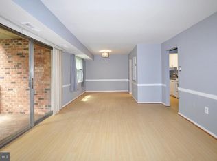 866 College Pkwy APT 102, Rockville, MD 20850