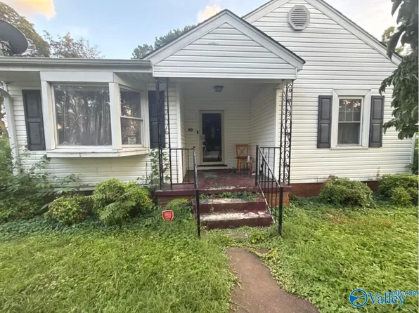 504 Forrest Cir NE, Huntsville, AL 35811