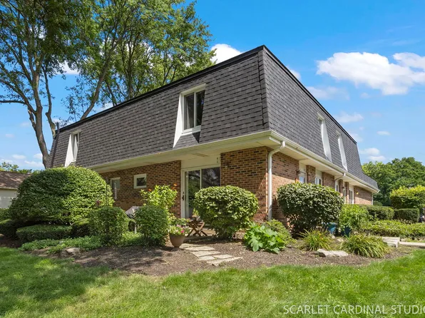 417 Sunnybrook Ln, Wheaton, IL 60187