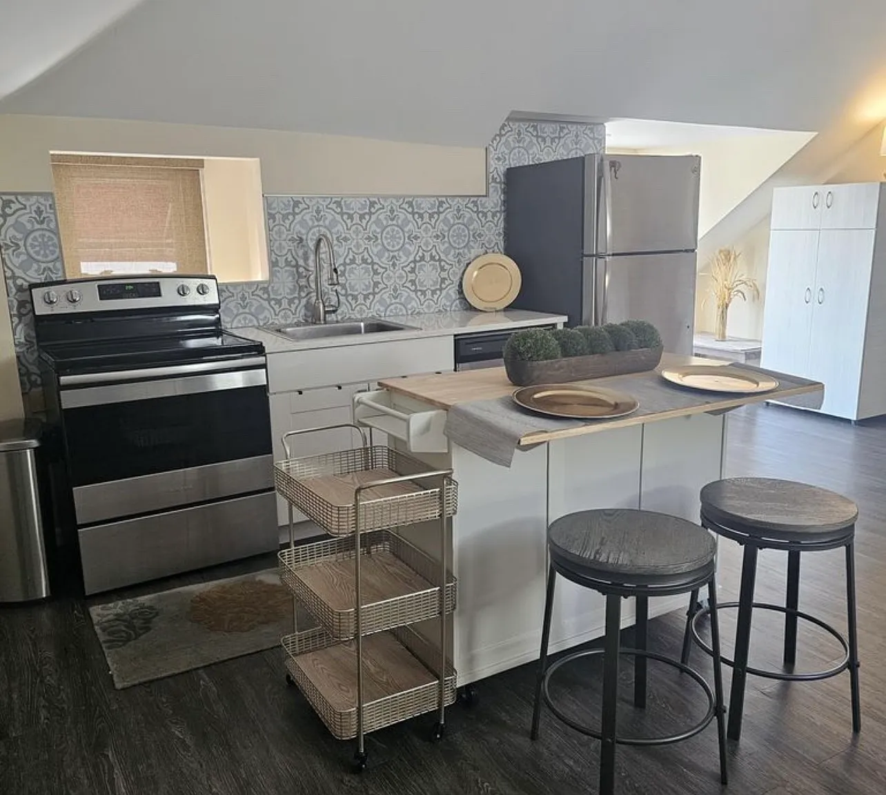1 bed, 850 sqft, $3,000 — Photo 3