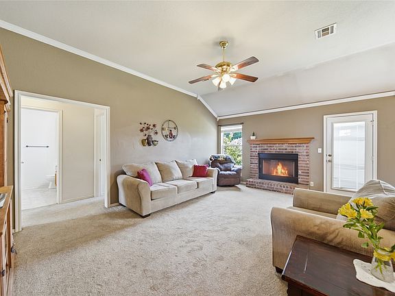 4th image of 5313 S Maple Pl