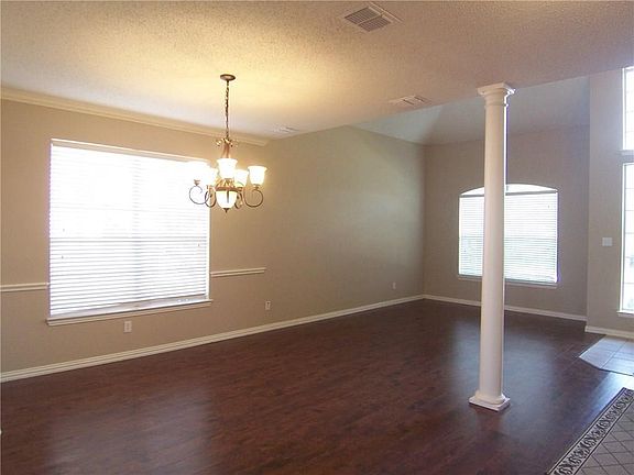 2nd image of 7898 Greenvalley Ln