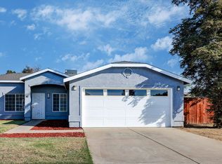 2036 Cochran Ave, Tulare, CA 93274