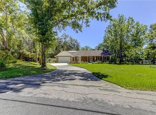 19019 Merry Ln, Lutz, FL 33548