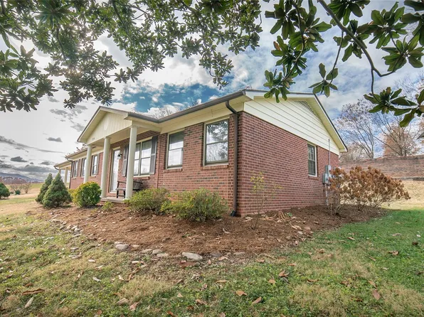 334 Crawley Dr, Morganton, NC 28655