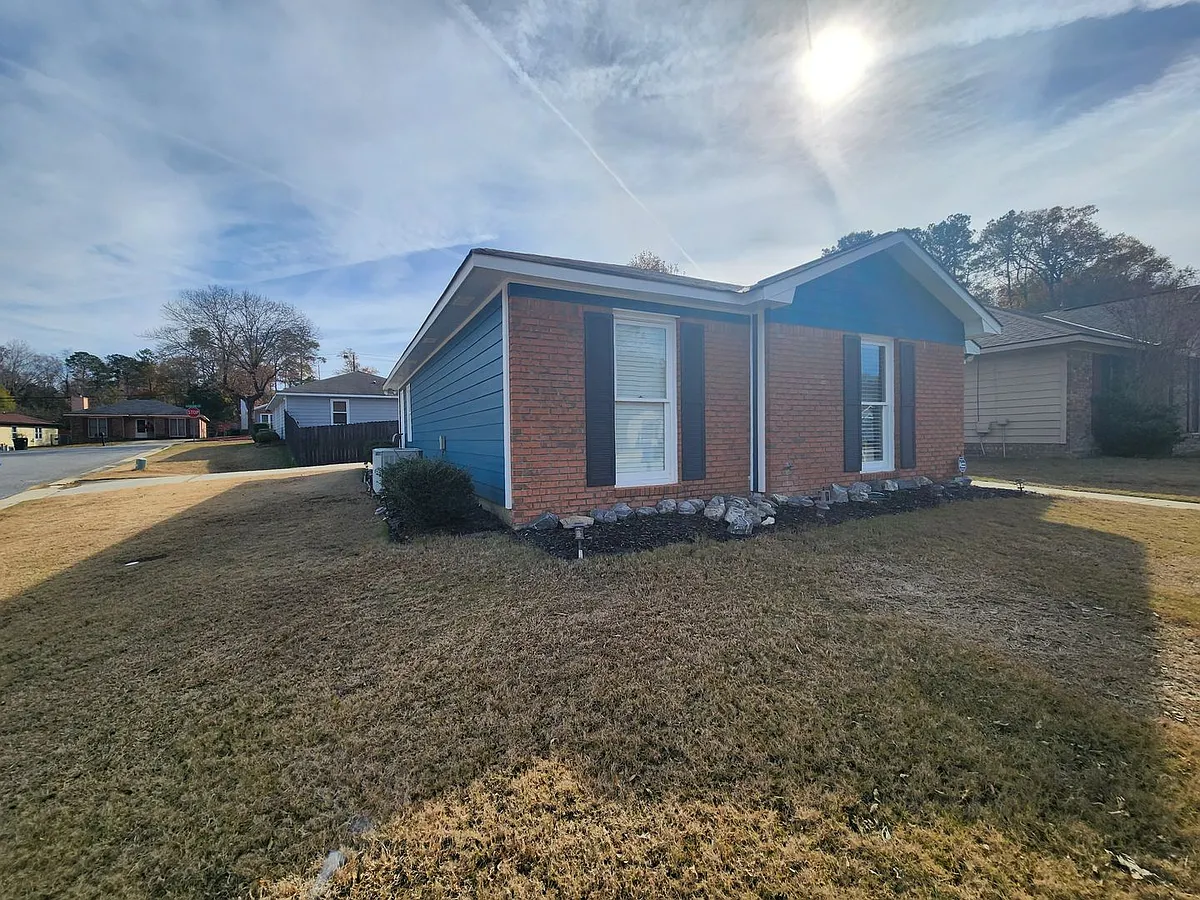 Building Photo - 2518 Water Oak Dr