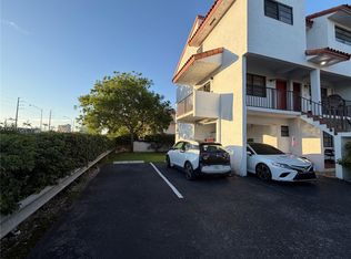 421 Swallow Dr APT 12, Miami Springs, FL 33166