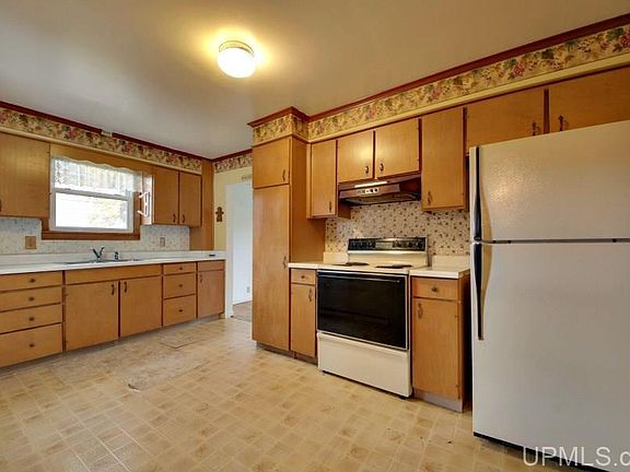 2nd image of 508 Roycroft Ave