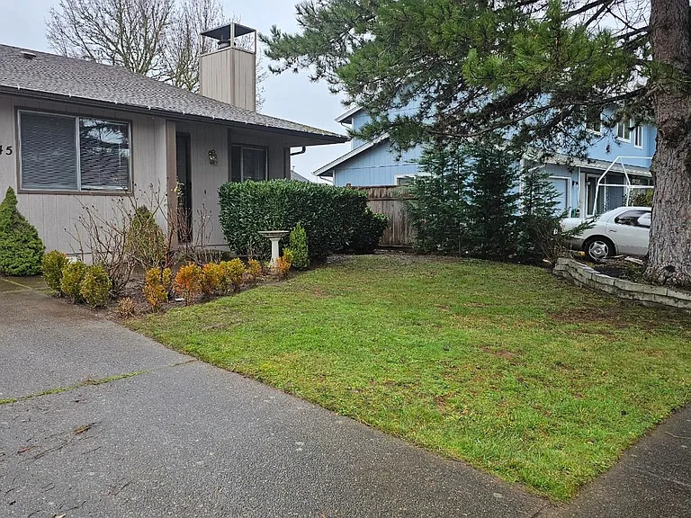 4745 Sorrel Ct SE — Photo 2