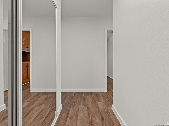 3rd image of 1041 Williamsburg Dr