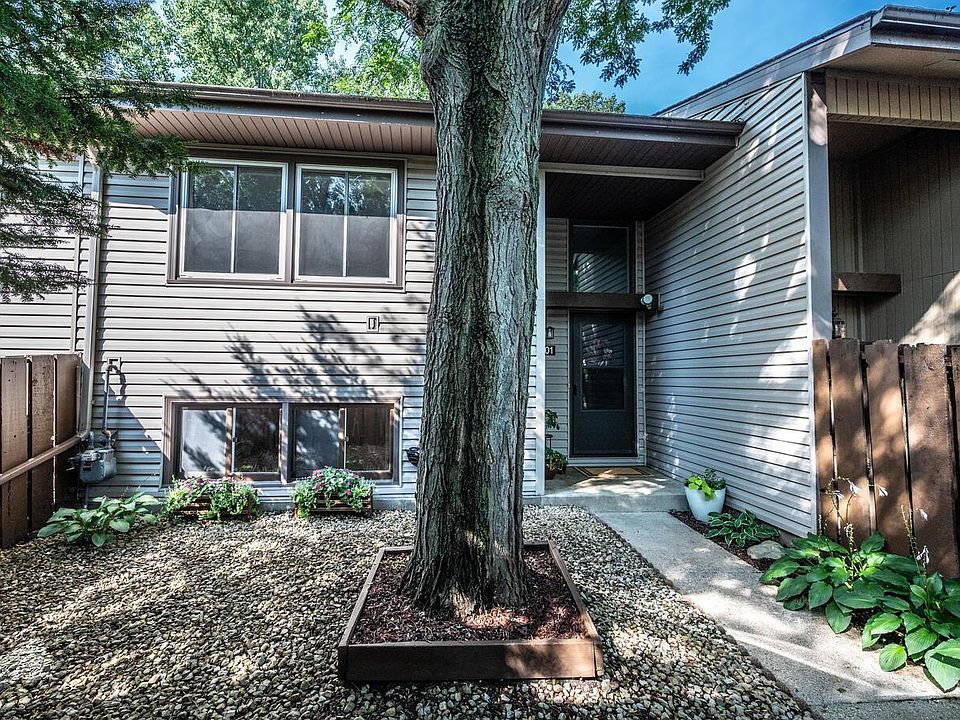 1st image of 101 River Woods Ln