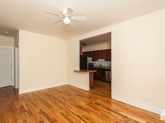 3rd image of 628 W Cornelia Ave #2
