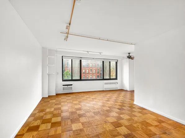 400 Central Park West image 1 of 4