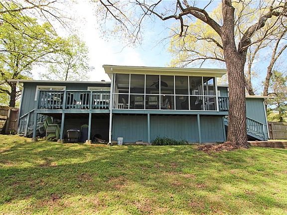 4th image of 2102 Oakwood Ave