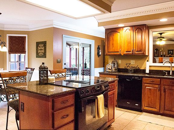 2nd image of 1863 Raven Hill Ct
