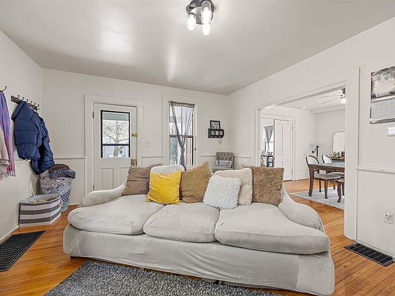5th image of 304 Ronalds St