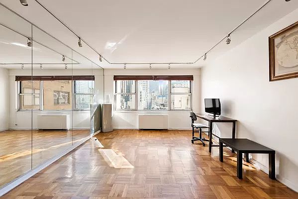 1st image of 77 W 55th St APT 17J