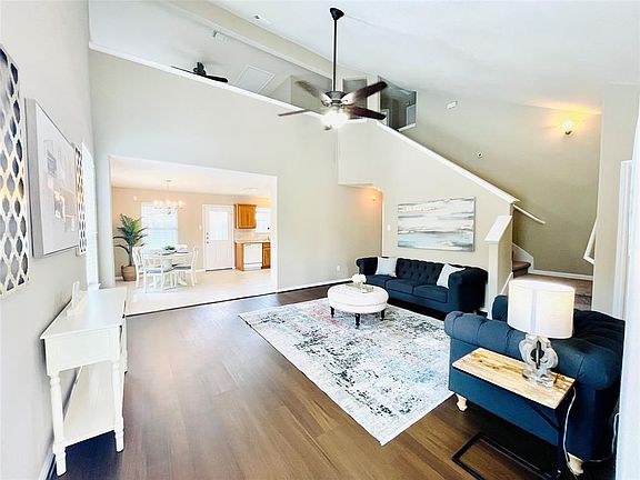 4th image of 6330 Applewood Forest Dr
