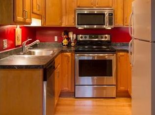42 Broxbourne Dr, Fairport, NY 14450