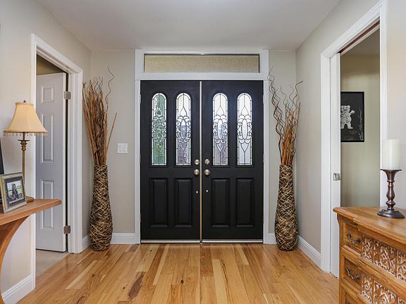 3rd image of 4517 Beaconsfield Ct