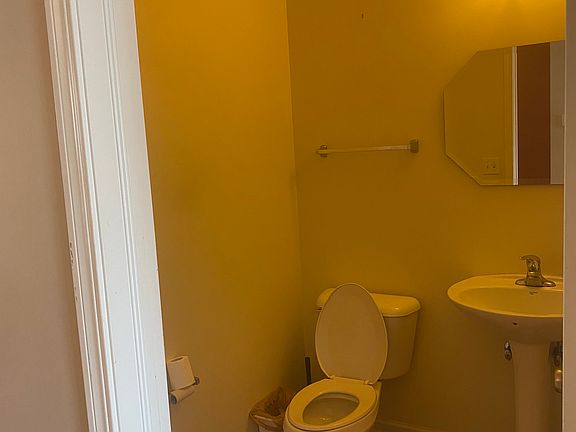 4th image of 4085 Milford Ln