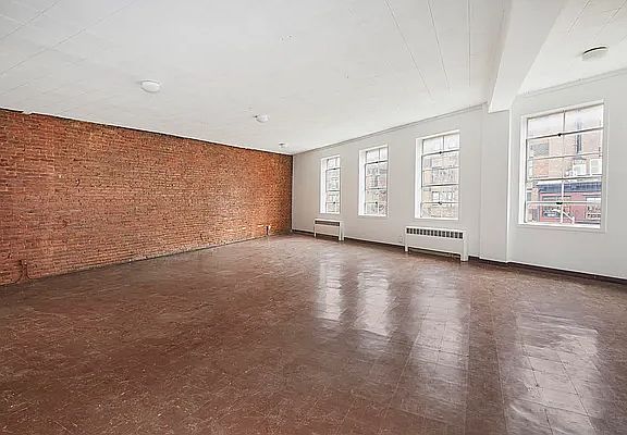 3rd image of 302 W 13th St