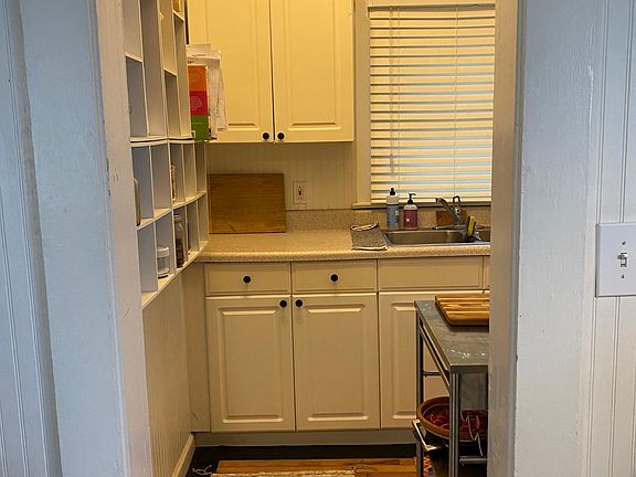 4th image of 2893 Sydney St APT 1
