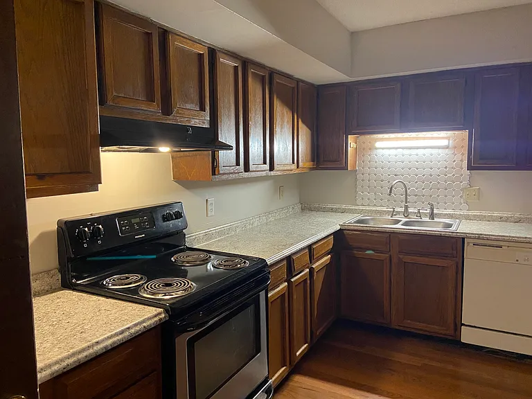 101 Karen Ct #101 — Photo 10