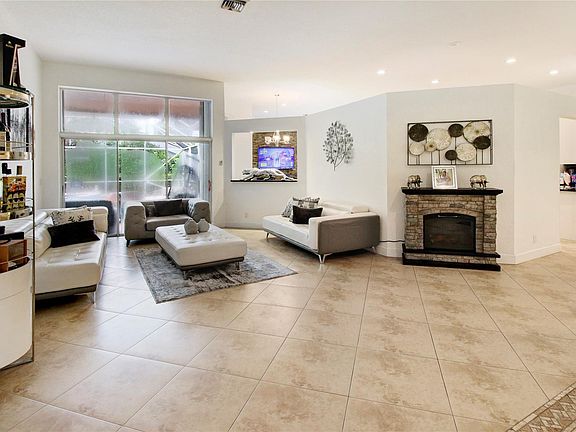 4th image of 4958 Kensington Circle