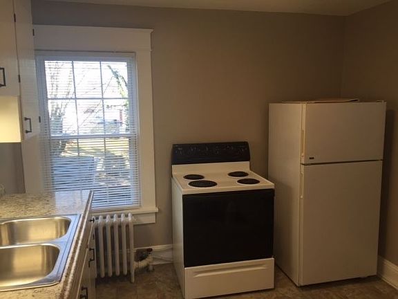 2nd image of 200 Langhorne Ln #B
