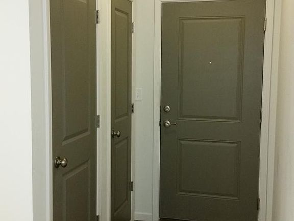 4th image of 932 Bardic Cir