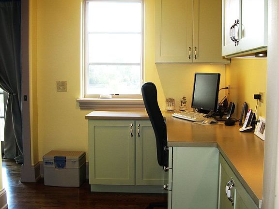 Day office off the second Laundry room
