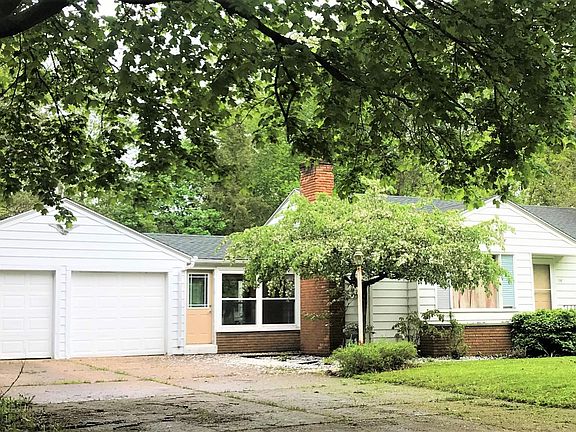 3rd image of 1025 Weaver Ave