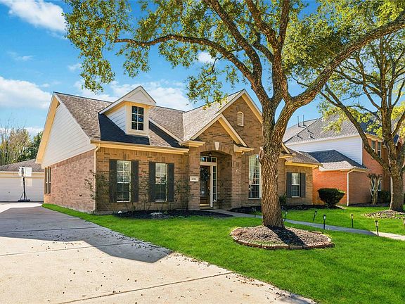 3rd image of 21919 Windmill Bluff Ln