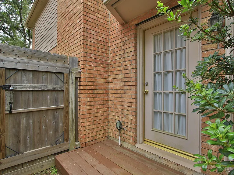 13618 Shadow Falls Ct — Photo 48