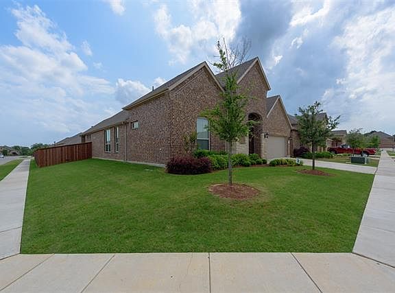 3rd image of 200 Derby Ln