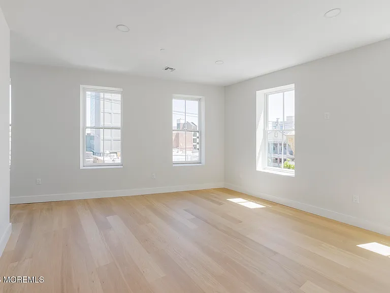 9 Wharf Ave #2 — Photo 8
