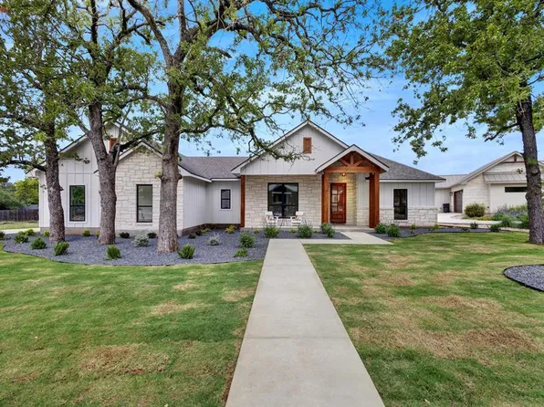 2049 Stone Mdw, Fredericksburg, TX 78624